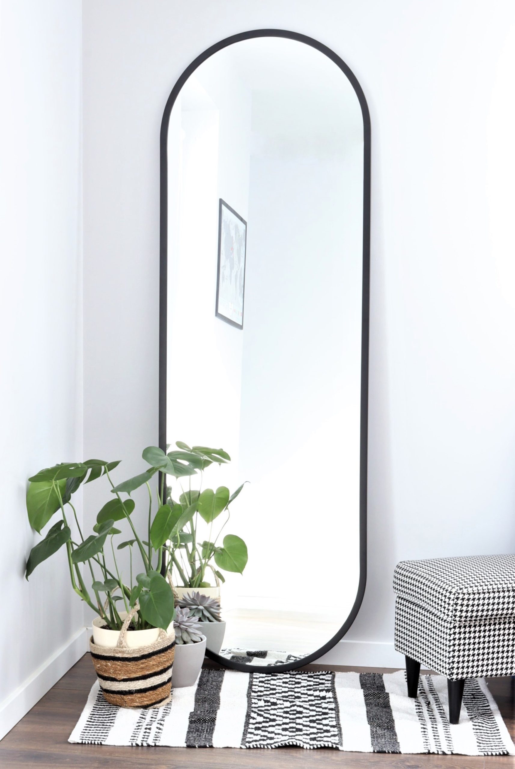 Lustro Owalne w Czarnej Ramie 3 Lustro Owalne w Czarnej Ramie - obrazek 3